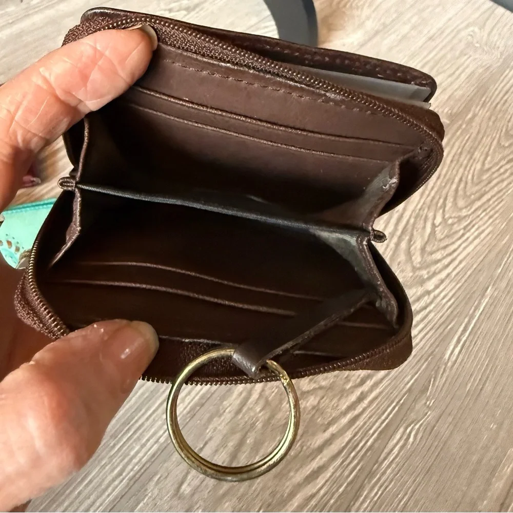 6 vintage leather wallets, all styles, good condition